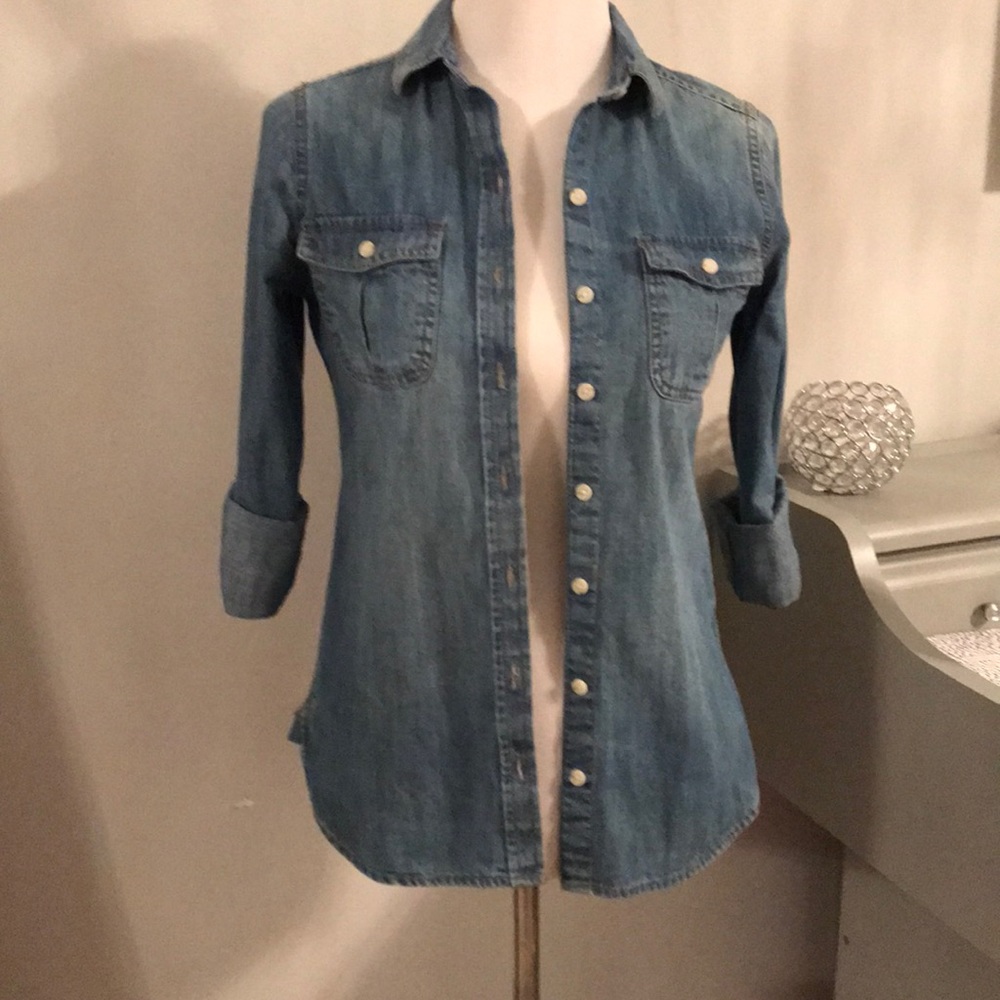 Chambray/denim shirt
